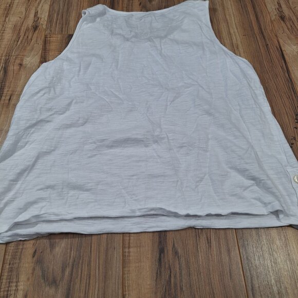 Chicos the Ultimate Tee sleeveless shirt size 2 - Picture 2 of 4